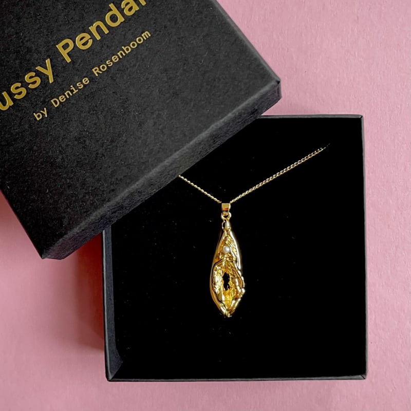 Pussy Pendant GP with Pearl